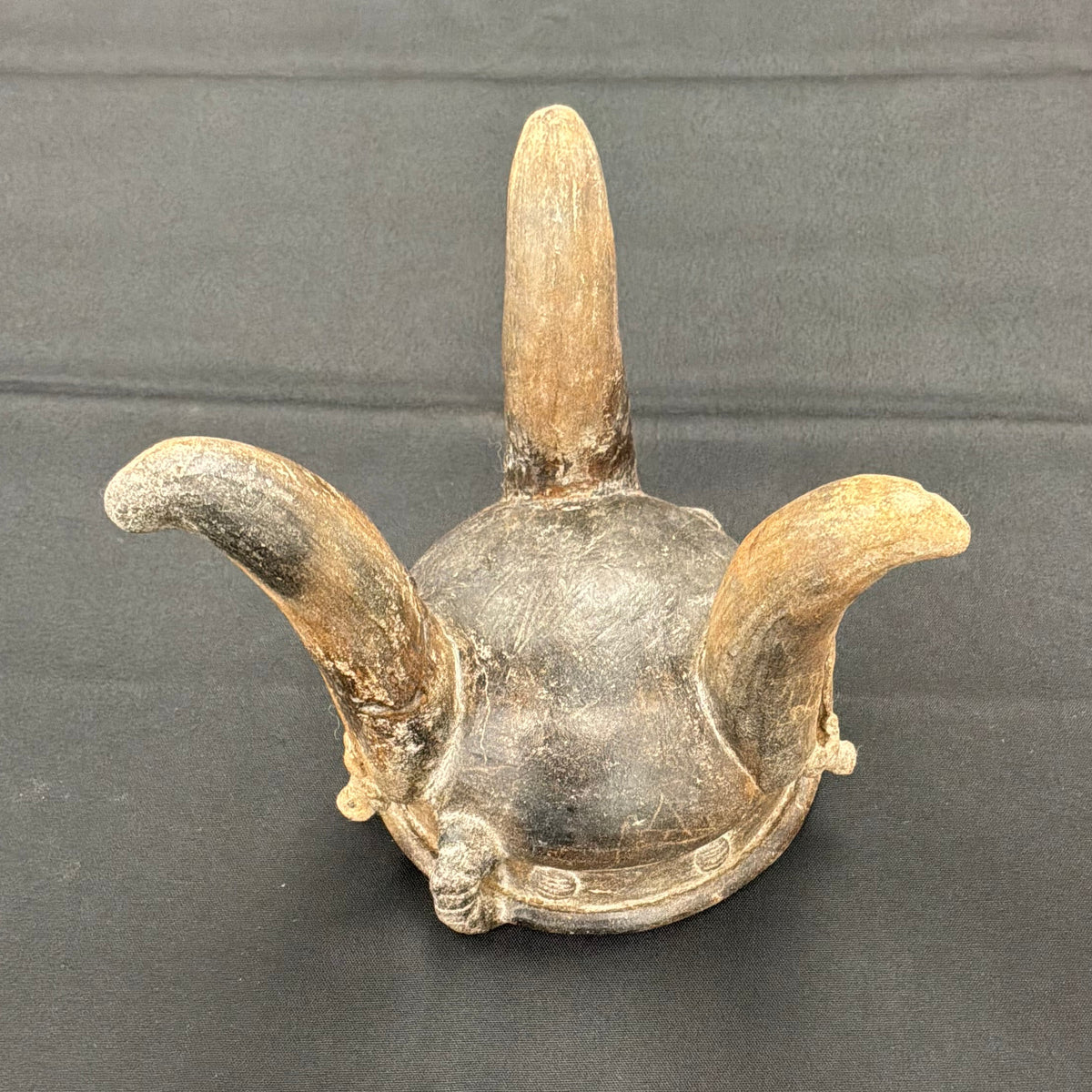 Rattle Tripod Bowl