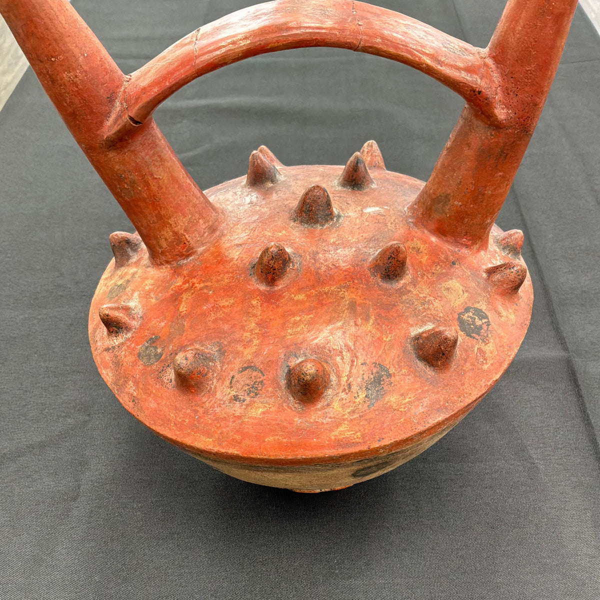 Double Sprouted Stirrup Vessel