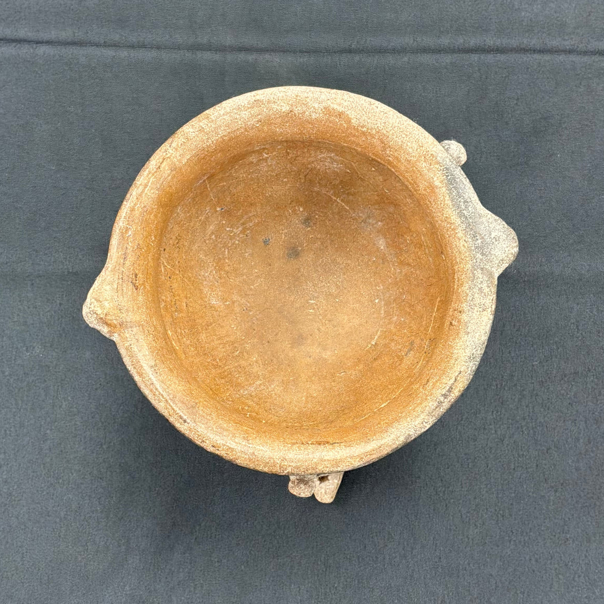 Rattle Tripod Bowl